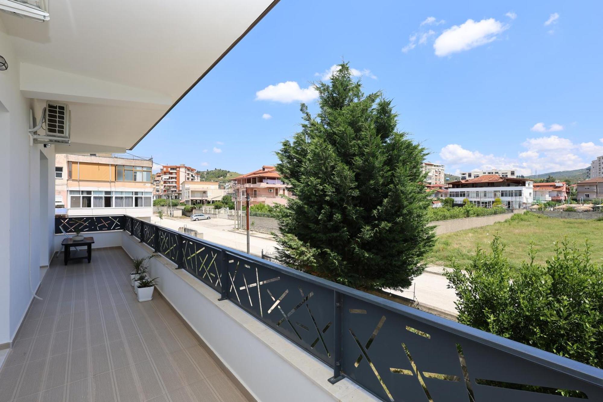 Baza Hostel - Swimming Pool Berat Exterior photo