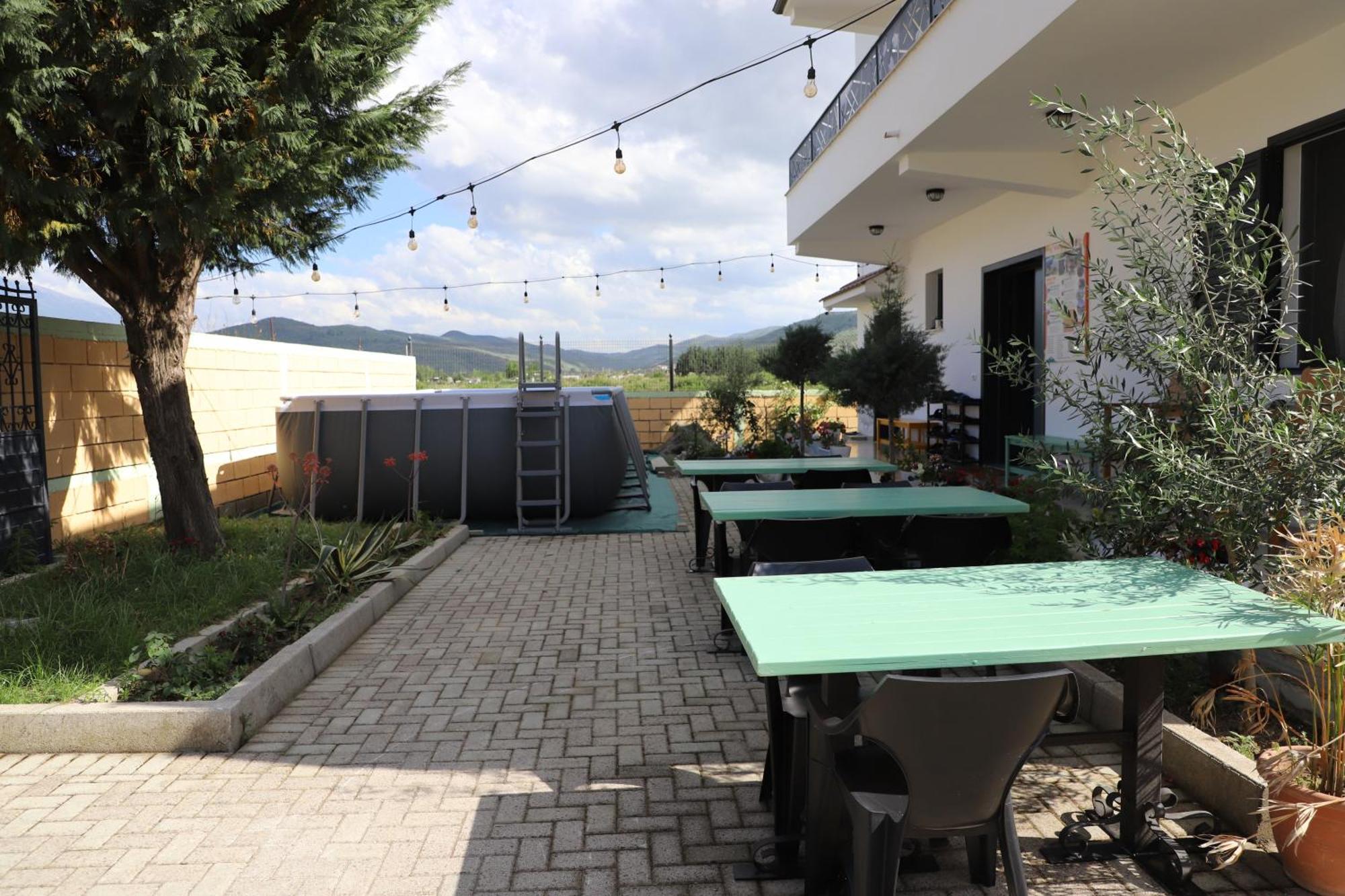 Baza Hostel - Swimming Pool Berat Exterior photo